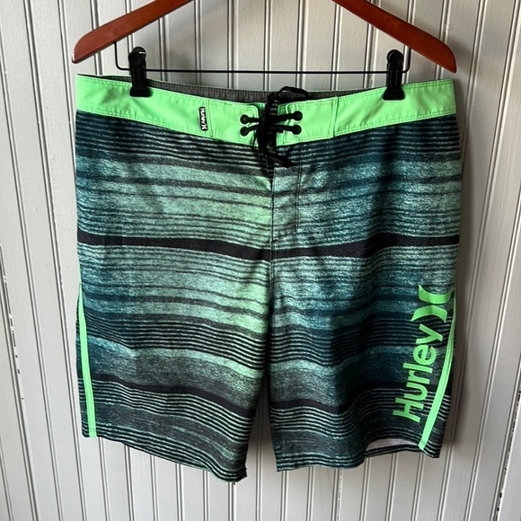 Hurley Men’s Striped Multi Color Board Shorts Size 34 Waist - Picture 1 of 9